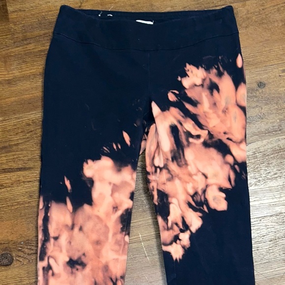 Crown & Ivy Navy Blue Custom Bleached Grunge Pull On Stretchy Pants Size 2 - Picture 3 of 8